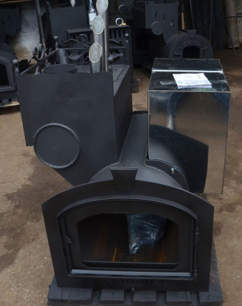 Печь для бани Горыныч 3, большая дверь со стеклом, закрытая каменка с парогенератором (ТермоСфера)